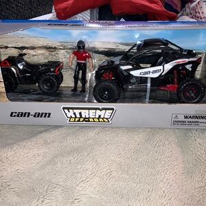 New 1:18 Scale CAN-AM Outlander XMR 1000R Maverick X3 (Hyper Silver/Red)